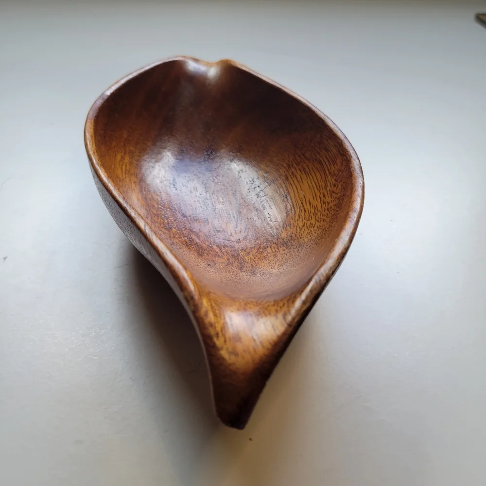 VTG MCM Orobilt Monkey Pod Leaf Shape Salad Snack Fruit Nut Snack Bowl 11x4.5x2